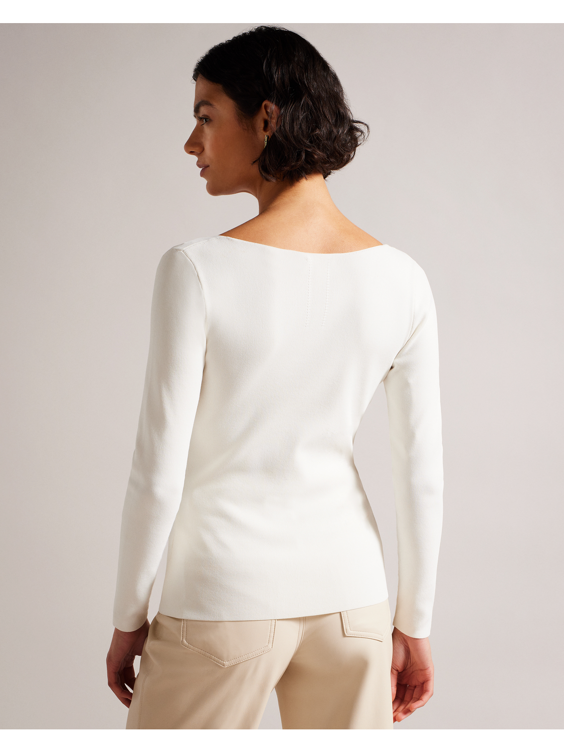 Fitted V-Neck Long Sleeve Knit Top