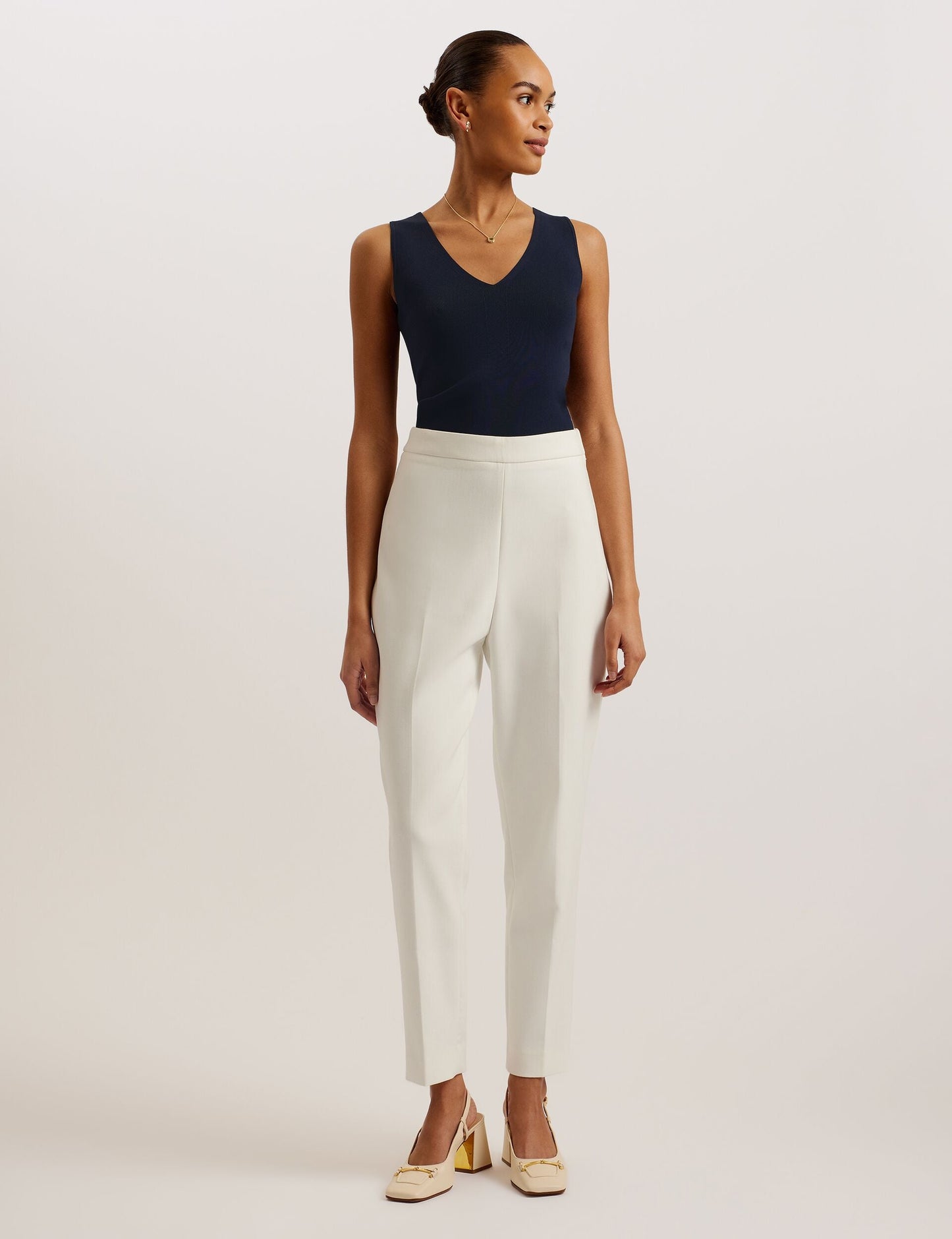V-Neck Slim Fit Sleeveless Knit Top